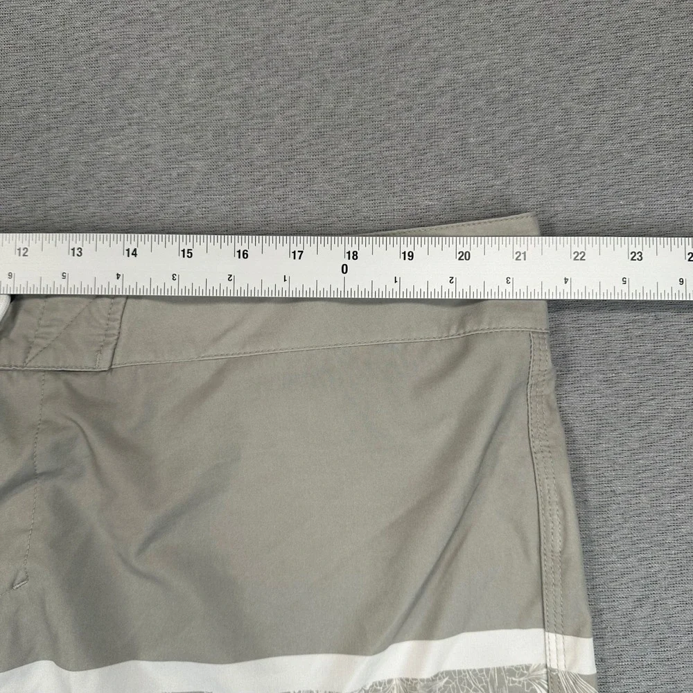 Oakley Board Shorts Mens 40 Tan White Floral Performance Fit Swim Trunks